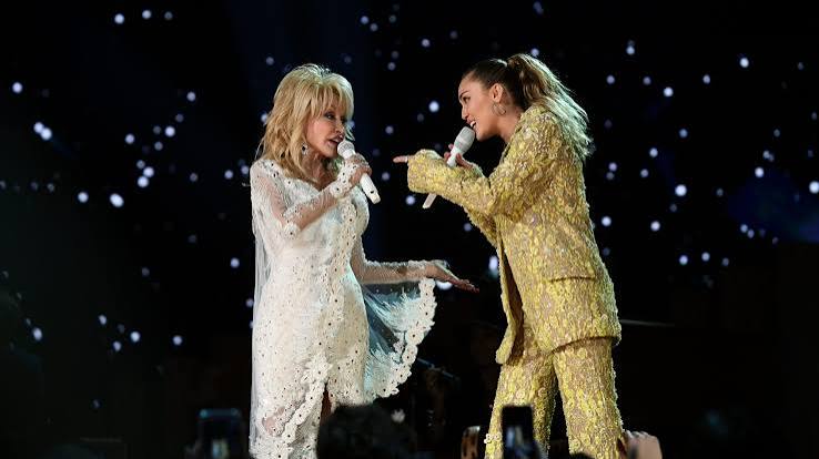 Miley Cyrus Pays Tribute to Dolly Parton: 'I Will Always Love Her'