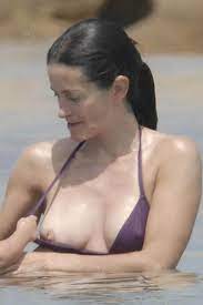 courtney-cox-nip-slip.jpg | MOTHERLESS.COM ™