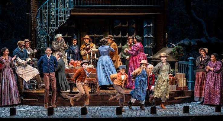 A Joyous Mainstay: A Review of “A Christmas Carol” at the Goodman Theatre |  Newcity Stage