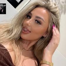 ELISE ARNOLD 𓆩♡𓆪 (@eliisearnold) · Instagram photos and Reels