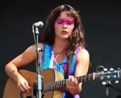 Además, desde la institución afirmaron que la cantante los habría amenazado, «señalándoles que ella era camila moreno y que sí la detenían se. Cantante Camila Moreno Lanza Dura Critica A Pinera Y Sus Votantes Como Chucha Votaron Por Este H Quienes Fueron Los Idiotas Han Sido Tiempos Horrorosos