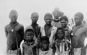 1904 kam es zur eskalation der gewalt, deutsche begingen im heutigen namibia an den herero und nama einen völkermord. Namibia Deutschland