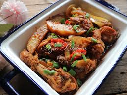 Merupakan masakan yang nikmat, simple dan gampang cara membuatnya. Ayam Masak Kicap Mudah Dan Sedap Azie Kitchen