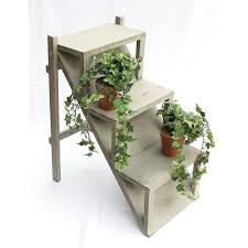 Ob aus holz oder metall, die blumenbänke passen in jedes design rein und verhelfen dem garten zu einer harmonischen atmosphäre. Dandibo Blumentreppe Holz 66 Cm Blumenstander Mit 3 Ablagen 14b370 Pflanzentreppe Blumenregal Pflanzenstander Blumenbank