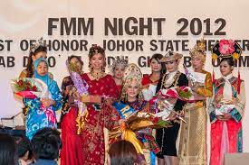 Jika kostum dikenakan untuk mewakili budaya atau identitas kelompok etnis atau suku bangsa tertentu. Fmm Johor Dinner 2012
