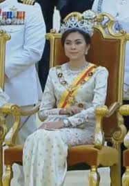 Shah alam, april 20 — the father of tengku permaisuri of selangor tengku permaisuri norashikin, abdul rahman baba, died of old age at 3.40am today. Warisan Raja Permaisuri Melayu Penampilan Raja Permaisuri Perak Dan Tengku Permaisuri Selangor Ketika Pertabalan