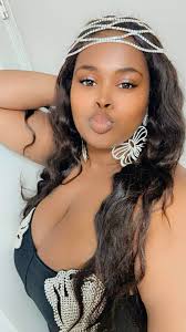 Good Morning Beautiful Tampians… My name is Angel, but most people know me  as Angel The Stylist. I'm from Tampa born and raised but NYC is my 2nd home  so I travel