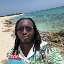 Austin Tolson❄️🥵 (@ATizzzle)