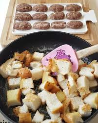 Similar to kibbeh nayyeh from lebanese cuisine, çiğ köfte is common to armenian and turkish cuisines, and is also found in the traditional cuisine of the urfalim jews. Pideli Kofte Tarifi Ve Malzemeleri Sosyal Tarif