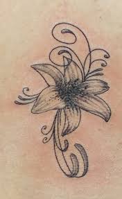 Dans l'art chrétien, lys blancs. Tatouage Fleur Motifs Floraux En Tatouage Tattoo Studio Orleans