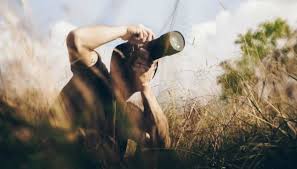 10) high angel, bird eye view (kamera lebih tinggi) => posisi kamera lebih tinggi dari objek yang diambil 11) normal angel (kamera sejajar). Jenis Jenis Dan Fungsi Angle Kamera Pemula Wajib Tahu