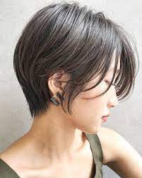 ショート ボブ アレンジ 坂藤友紀さんはinstagramを利用しています タイトなくびれショートスタイル 短めなタイトな襟足だけど トップの丸みと質感で 女性らしさを ｏ カラーは大人気のグレージュ 今週まだ空きがあります cheveux courts