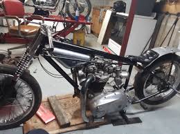 Pin De Denny Turnbull En Motorcycle Garage Taller