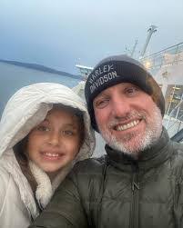 Carlos Pillado's Instagram, Twitter & Facebook