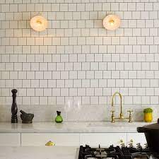 These tiling tips for beginners will give you the confidence you need to tackle tiling your own kitchen backsplash. China Waterproof Kitchen Backsplash 150x150mm Glossy White Color Ceramic Subway Tile China Kitchen Tile Backsplashes Tiles
