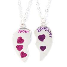 Mom And Daughter Heart Pendant Necklaces 9 50 I Need To Get 3 Sets Of These Www Claires Heart Pendant Necklace Mother Daughter Necklace Daughter Necklace