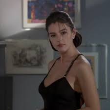 Empezó trabajando como modelo de moda para dolce & gabbana y dior, antes de adentrarse en la interpretación como actriz de cine en italia. Kino On Instagram Monica Bellucci La Riffa 1991 Monicabellucci Monikabeluchchi 90s The90 Monica Bellucci Photo Monica Bellucci Monica