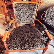 Thrifty Scoring In 2020 Chair Accent Chairs Furniture