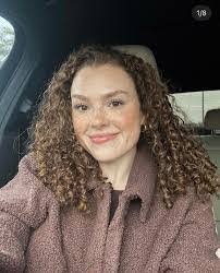 Amanda Sadek's Instagram, Twitter & Facebook