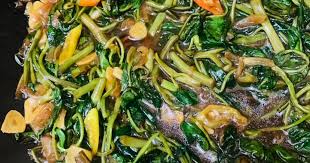 Tumis kangkung dengan terasi dan ebi kering yang sedap. Nsuuvolckpxzvm