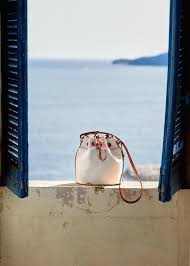 Golden hour every hour au programme de la semaine : Sezane Marque De Mode Ethique Feminine Et Elegante