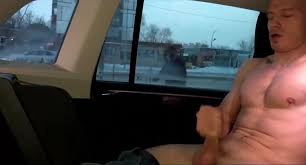 The taxi driver got out and I jerk off in his car