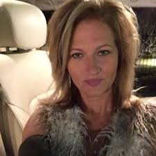 Robin Karnes's Instagram, Twitter & Facebook