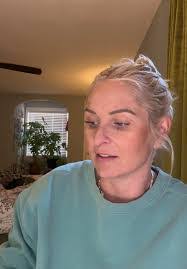 Lori Greathouse's Instagram, Twitter & Facebook