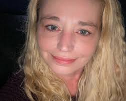 Christina Derosier's Instagram, Twitter & Facebook