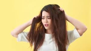 These easy to use diy hair treatments and masks will help make your hair look its healthiest. These 5 Super Effective Home Remedies For Frizzy Hair Will Tame Your Mane