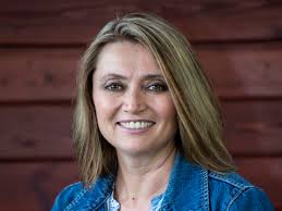 Lisa Radmore's Instagram, Twitter & Facebook