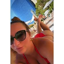 Alyssa Ames's Instagram, Twitter & Facebook