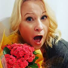 Talking about beauty! Aren't flowers just gorgeous!!! What's your favorite  flower? I love the simplicity and scent of a rose but the beauty of lillies  🌸🌸🌸🌸🌸🌸🌸🌸