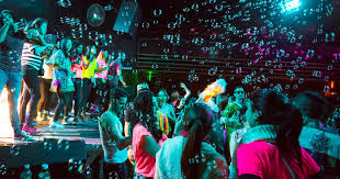 It is building a global dance tribe and the site looks beautiful! Photos The Sober 6 A M Rave Yoga Session Known As Daybreaker Phillyvoice