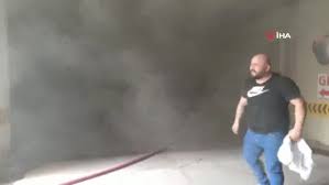 İstanbul esenyurt'ta palet fabrikasında başlayan yangın büyüyerek diğer fabrikalara da sıçradı. Son Dakika Istanbul Esenyurt Ta Luks Rezidansin Otoparkinda Korkutan Yangin Videosunu Izle Son Dakika Haberleri