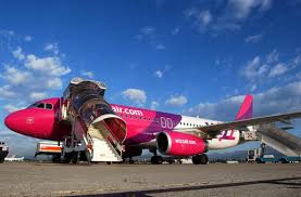 Una din companiile care ofera bilete de avion ieftine este wizz air. Wizz Air IÈ™i Extinde Baza De La BucureÈ™ti È™i PregÄƒteÈ™te 2 Noi Profit Ro