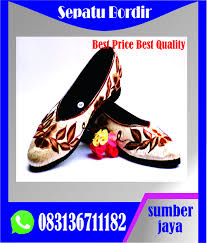 Jual sepatu sandal jepit lucu sancu flat shoes wanita. Pin Di 0831 3671 1182 Kasut Batik Comel Madura Kasut Bordir Imut Madura