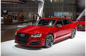 نقدم لكم اليوم تجربة قيادتنا الأولى عالمياً لطراز اودي a8 بنسختيه s8 و w12 بعد أن أطلقت الشركة الألمانية الطراز المحدث من اودي a8 في جيلها الثالث. 2017 Audi S8 What You Need To Know U S News World Report