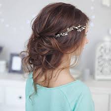 36 Messy Wedding Hair Updos For A Gorgeous Rustic Country Wedding To Chic Urban Wedding Messy Wedding Hair Wedding Guest Hairstyles Wedding Hair Inspiration