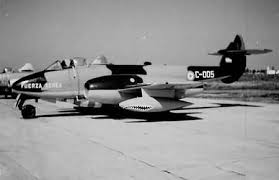 Gestación y desarollo del bombardeo aéreo sobre la plaza de mayo del 16 de junio de 1955, daniel e. Cuando La Argentina Ingreso A La Era Del Jet Gloster Meteor Luchadora Aviones De Combate