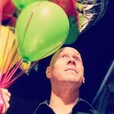 Jonathan Vallo's Instagram, Twitter & Facebook