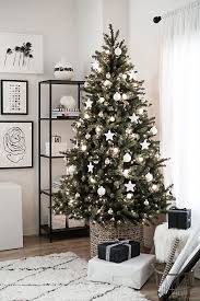 Arboles De Navidad 2019 2020 Ideas Y Tendencias Decoracion De Arboles Arboles De Navidad Decorados Arbol De Navidad Plateado