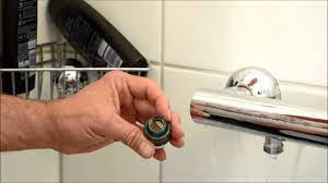 Dusche thermostat grohe thermostat dusche simple dusche. An Einer Tropfenden Mischbatterie In Der Dusche Die Dichtung Prufen Youtube