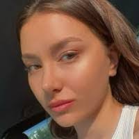 Esra Karaca's Instagram, Twitter & Facebook