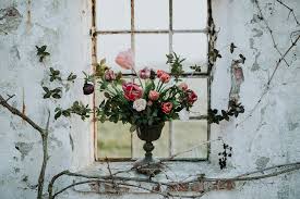 What flowers are in season in april for wedding. A Guide To Sustainable Seasonal Wedding Flowers April Danish Island Weddings