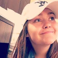 Mary Predmore's Instagram, Twitter & Facebook