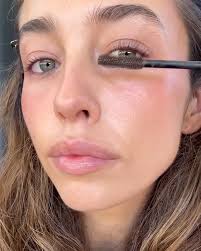 Essential go to everyday makeup 🌸 @eva.bateman Skin Tint Serum Foundation  Medium Deep nude Lip Liner Lip Elixir