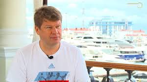 Тему личной жизни дмитрий, как и большинство публичных персон, обсуждать не любит. Dmitrij Guberniev Biografiya I Lichnaya Zhizn Kommentatora