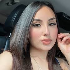 Diana Ozuna's Instagram, Twitter & Facebook