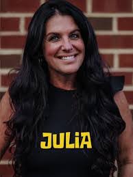 Julie Diane's Instagram, Twitter & Facebook